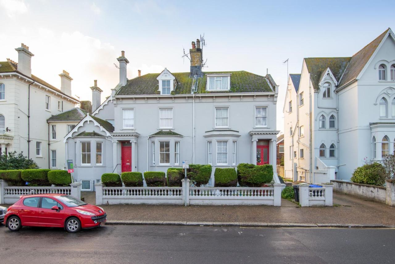 Heene Apartments Near Sea By Urban Hazelnut Worthing Exterior photo