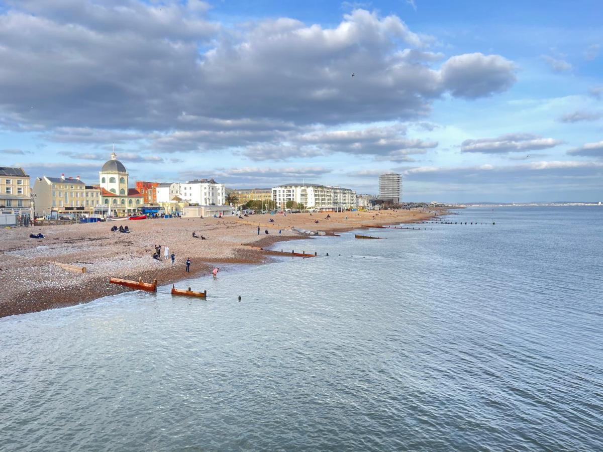 Heene Apartments Near Sea By Urban Hazelnut Worthing Exterior photo